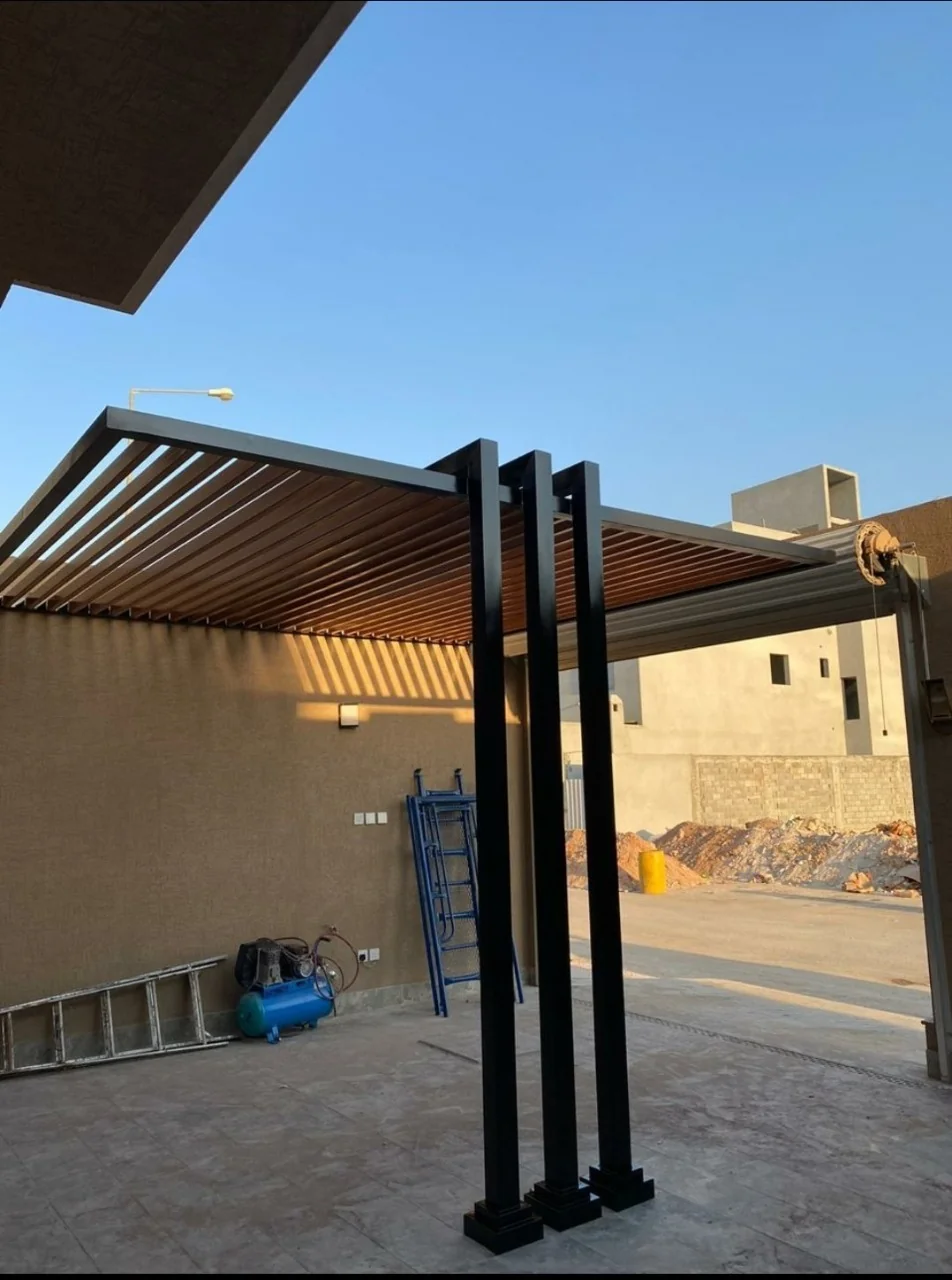 جلسات خارجية خشبية ومودرن - سقف الظل